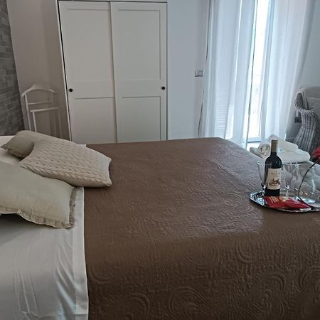 Casa Rosamari - Su Lago Di Posta Fibreno, Appartamento Con Camino Kültér fotó