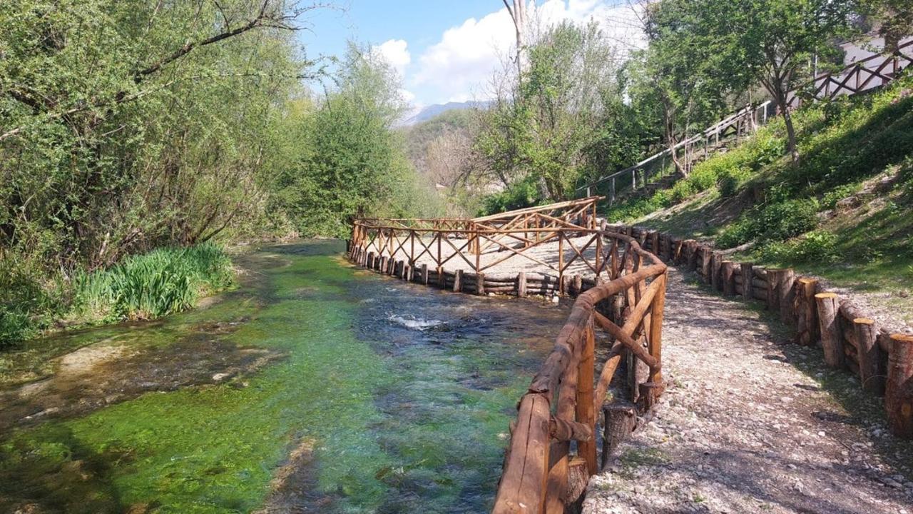 Casa Rosamari - Su Lago Di Posta Fibreno, Appartamento Con Camino Kültér fotó