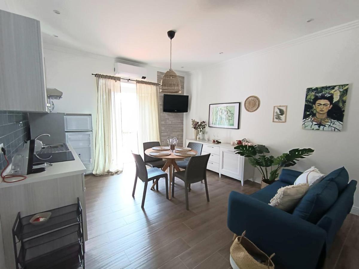 Casa Rosamari - Su Lago Di Posta Fibreno, Appartamento Con Camino Kültér fotó